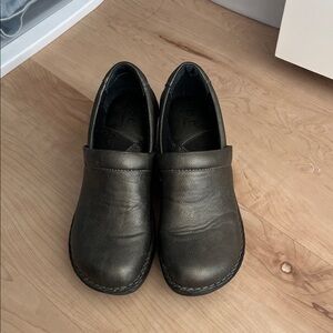 BOC women’s Slip-On Leather Clog size 7/38